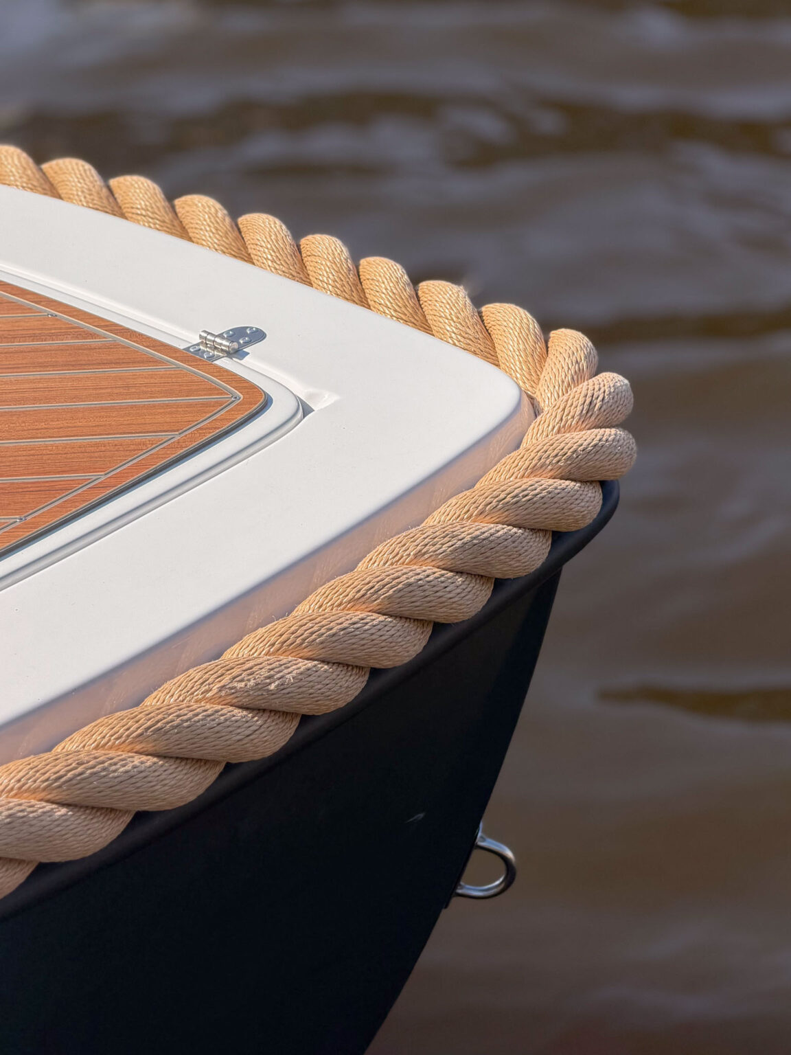 24 GIANT - boot zwart